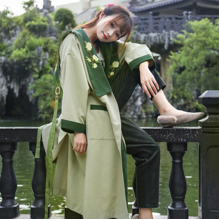 

2020 Spring Autumn Womens Retro Embroidery Trench Coat Green Floral Windbreaker Coats Literary Size  M L