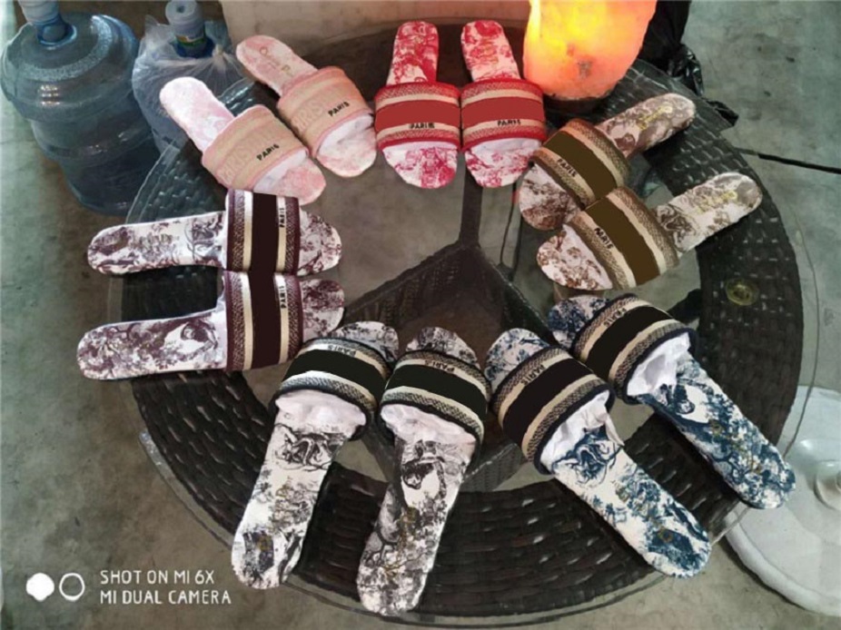 

Designer Slippers Leather Paris Embroidered Cotton Sandals Denim Strip Luxury Ladies Summer Flat Slipper Outdoor Beach Women Rainbow Letters Slippers Blue Pink, Color7