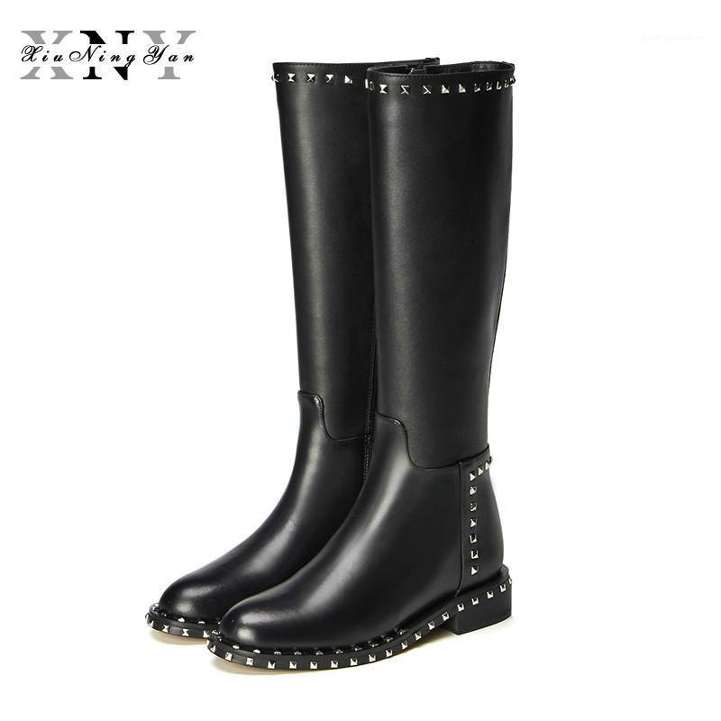 

XIUNINGYAN 2020 Winter Genuine Leather Knee High Boots Fashion Boots Woman Rivets Zipper Square Heel with Plush Flat Shoes Women1, Black autumn