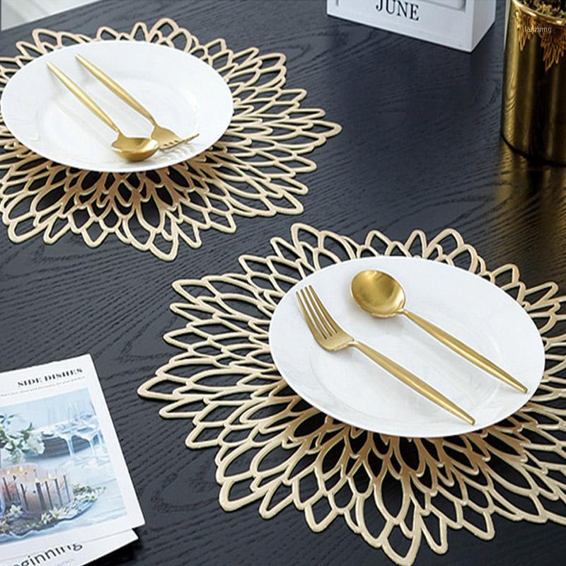 

Hollow Out Bronzing Placemat PVC Anti-scalding Geometric Pattern Cup Insulation Cup Insulation Decorative Mats Pads1