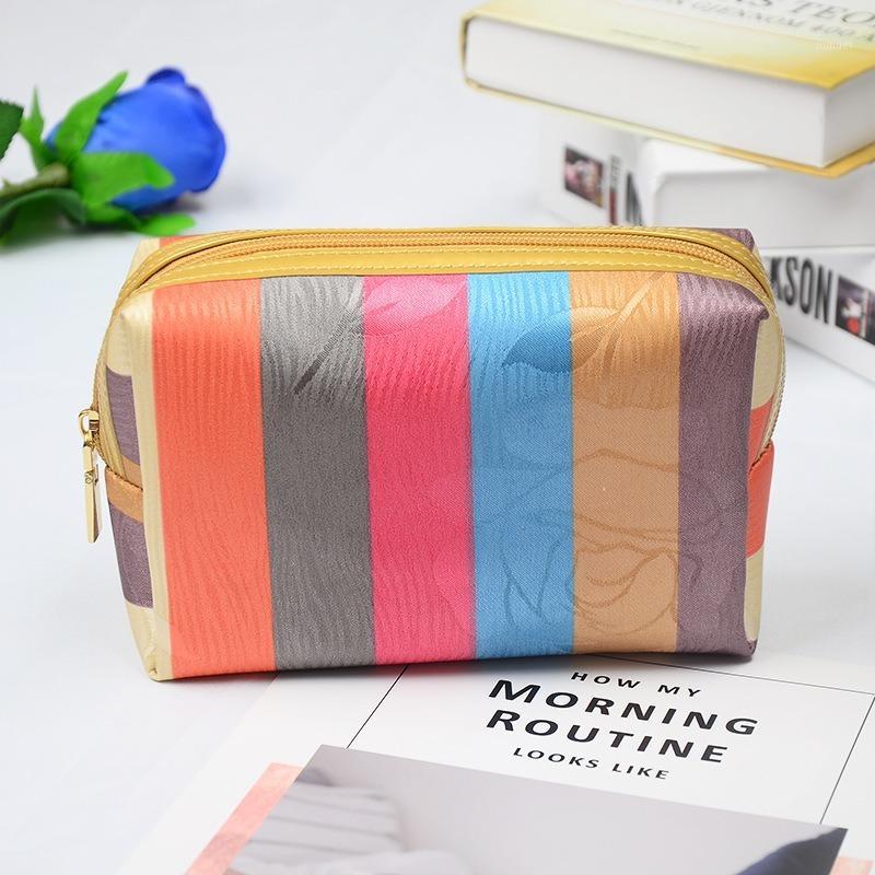 

2020 new women's cosmetic bag casual simple storage bag portable waterproof travel cosmetic1, Multicolor