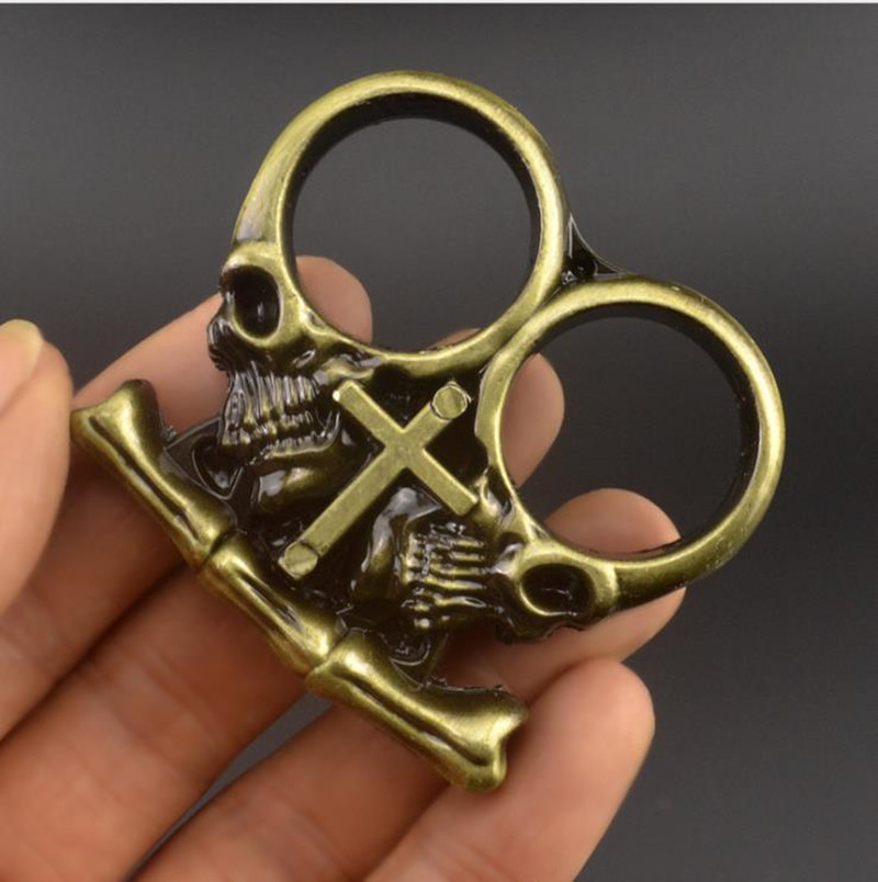 

21 Full metal life-saving tool two-ring anti-self-defense key pendant survival hand buckle white bone essence two-finger tiger hot sale89