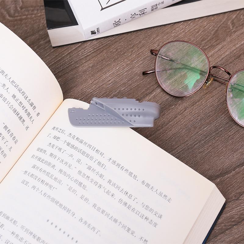 

24 pcs/lot Creative Titanic Steamship Bookmark Cartoon Animal Book Marks Clip Promotion Stationery Gift Office School Supplies
