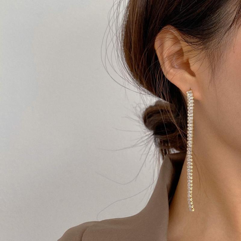 

Earring long eardrop 2021 long new Ins style cool style 2021 new Japan and South Korea mixed high-grade