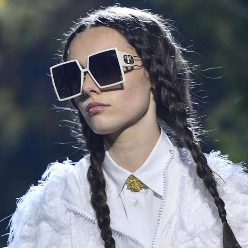 

Fashion Oversized Square Sunglasses 2021 Ladies Brand Design Luxury Alloy Letter Frame Sun Glasses Shades for Women Female UV400
