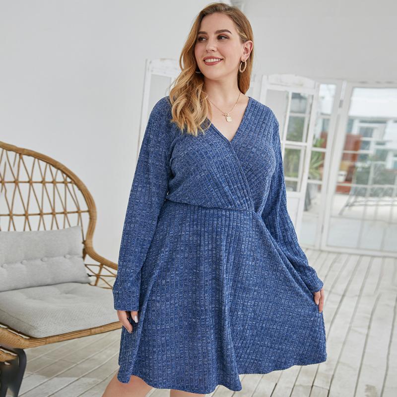 

Spring and autumn new loose fashion V-neck plus size dress women, Blue