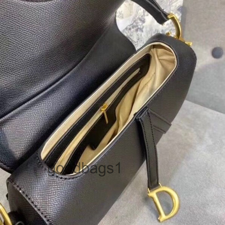 

Factory Outlet Luxury Handbags Brand Bags 2022 new palmprint D-shaped saddle bag women's Bag Canvas embroidery star same one shoulder cross c M36Z, Black