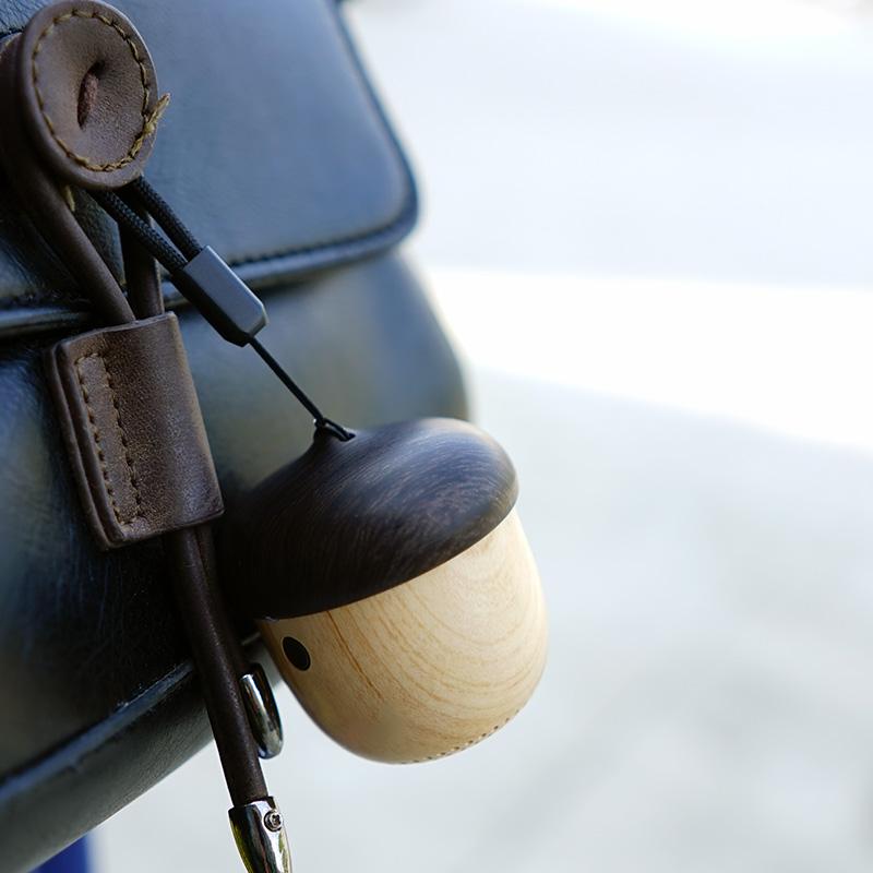 

Mini Cute nut Wood Bluetooth wireless speaker portable Subwoofer Shower bass Wireless receiver J2 Handsfree speakers for music