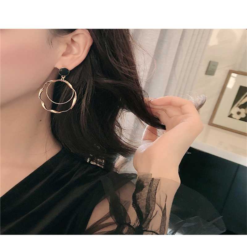 

Olveo new product 2020 silver color pin retro port style exaggerated net red irregular double ring earrings fashion women round