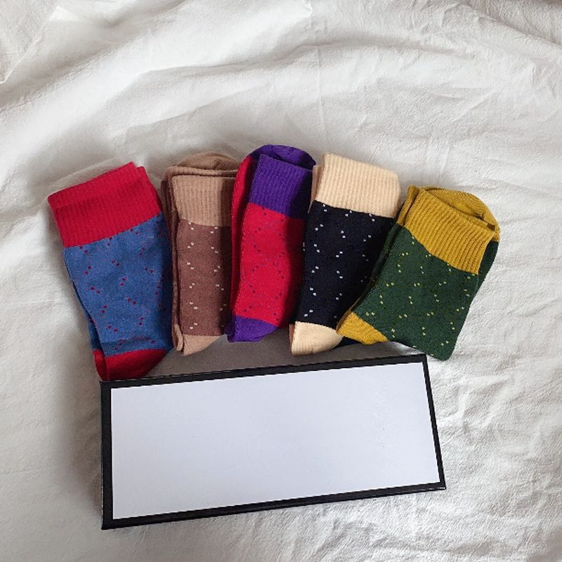 

Full Classic Letter Sock with Box Circle Point Sock Women Fashion Socks Hip Hop Skateboard Socks Athletic Sock Hosiery, Colors mixed