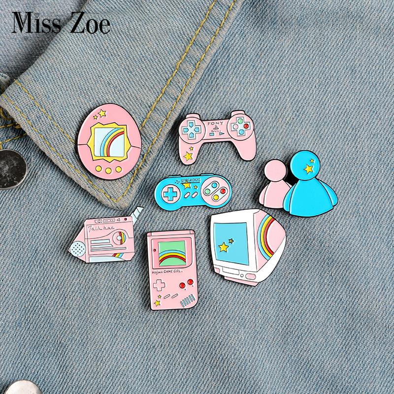 

Pins, Brooches Pink Game Enamel Pins Vintage Display Gashapon Gamepad Brooch Lapel Pin Shirt Bag Old-School Badge Fun Jewelry Gift Friend