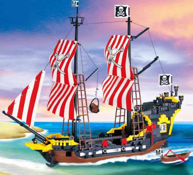 

870+pcs Big Black Pearl Building Blocks Compatible with Pirates Ship Enlighten Blocks Pirates Educational Kids Toys AA220303