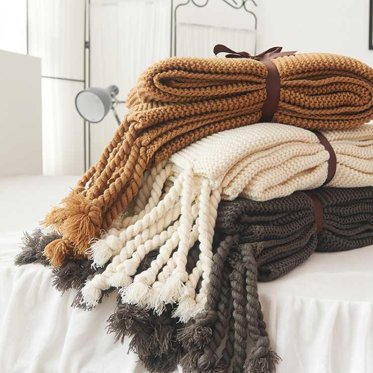 

Pink blanket Modern minimalist color knitted tassel sofa blanket1
