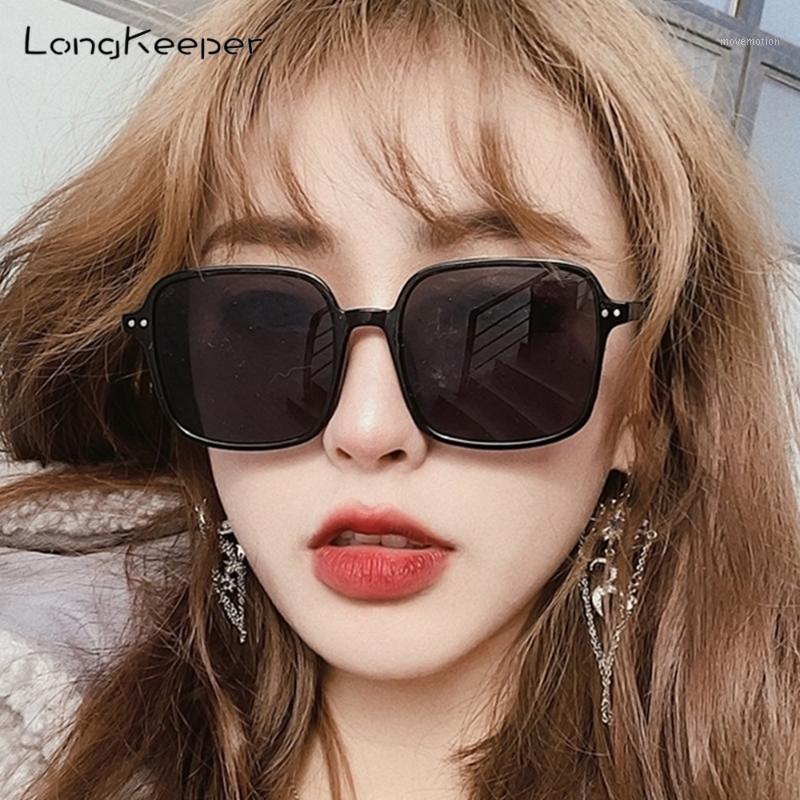 

New Women Sunglasses 2020 Brand Designer Fashion Square Plastic Sun Glasses Men Retro Rivet Eyewear Female Gradient Shades Gafas1
