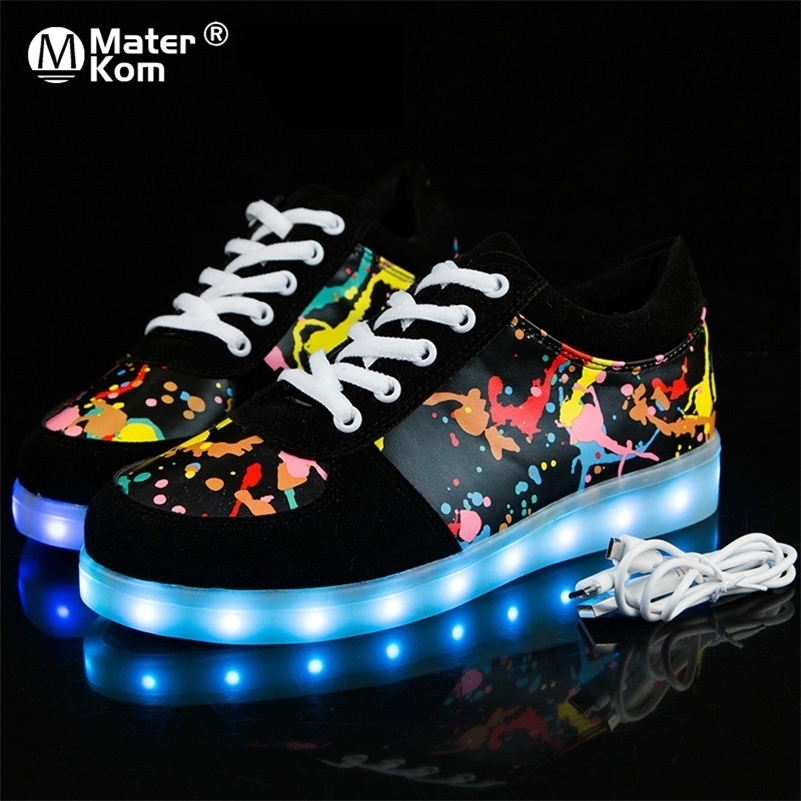 

Size 27-41 Children Glowing Sneakers with Light Shoes Luminous Sneakers for Boys Girls Krasovki with Backlight Kid Luminous sole 201112, Black