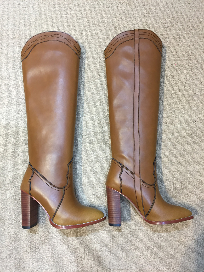 

2022 sheepskin leather long boots Casual party Dress shoes wooden 9.5CM heels Knee boot Kinght booties British style Martin boot pillage pointed toe embroider, Light tan
