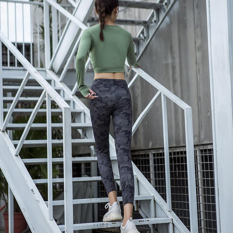 

New digital printing Yoga Pants women's high waist sports running outdoor & at home fitness hip lifting tights Yoga Leggings, Gray camo