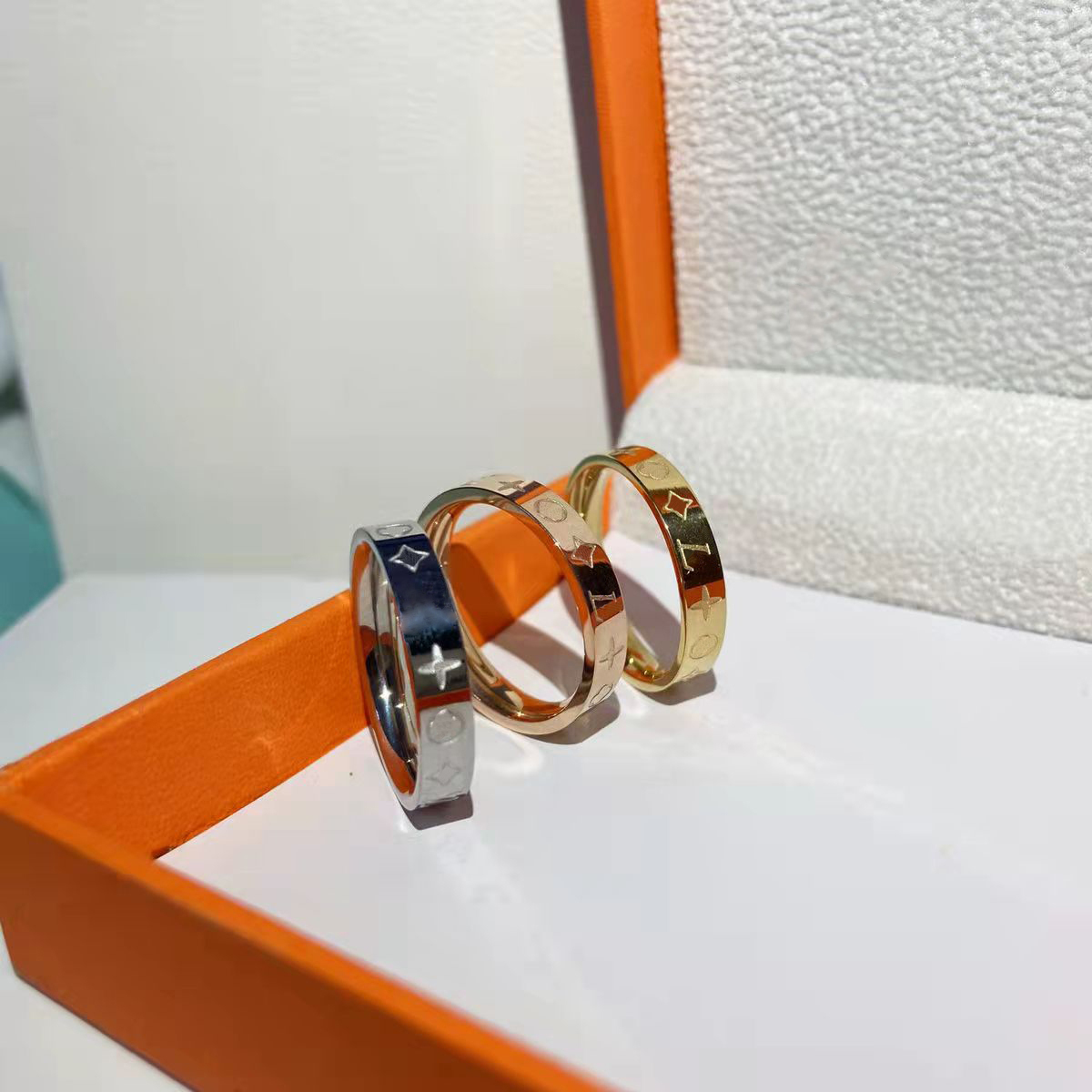 

Luxurys Designers Ring fashion diamond inlay high quality workmanship classic style novel couple leisure men and women suitable for very beautiful nice