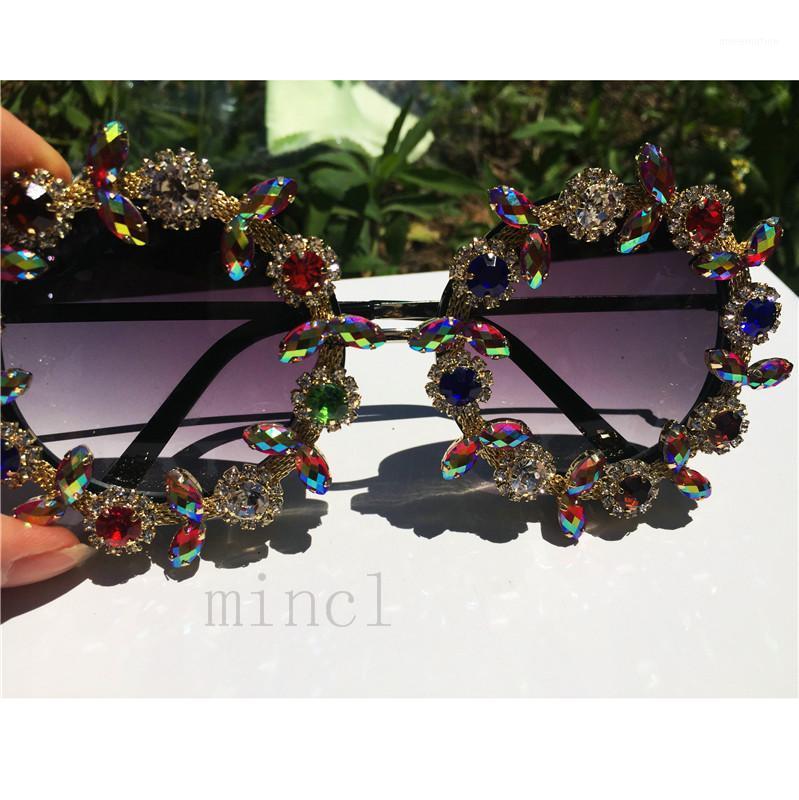 

MINCL Fshion sunglasses women 2020 Luxury Rhinestone Round Sun glasses oversized men sunglasses Vintage Shades for women NX1