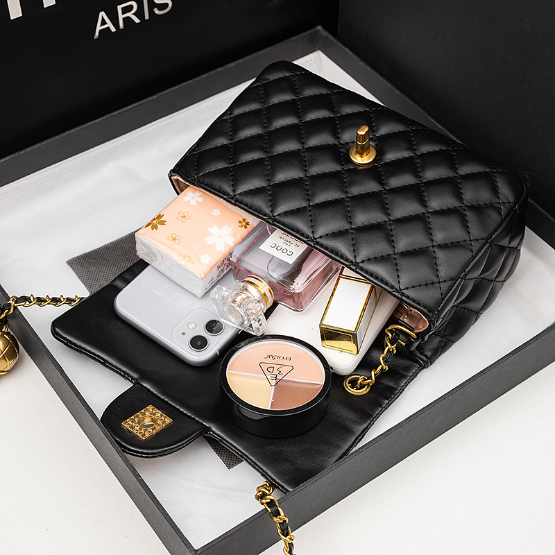 

Hong Kong Surrogate Shopping Square Fat Bag 2020 New Fashion Net Red Little Golden Ball Leather Chain Bag Diamond Crossbody Bag Women, Black collection plus purchase and free