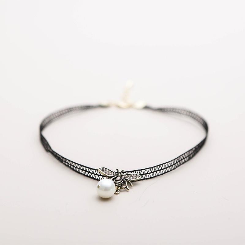 

Free shipping Fashion Lace Choker Necklace Hipster Bees Pendant 2020 New Product Pearl Accessories necklaces wholesale HWASY1804