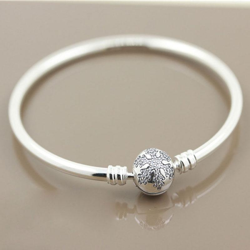 

Wholesale Romantic 100% 925 Sterling Bracelet Silver Moments Pave Snowflake Clasp Smooth Bangle Bracelet Fits For European Bracelets Charms and Beads