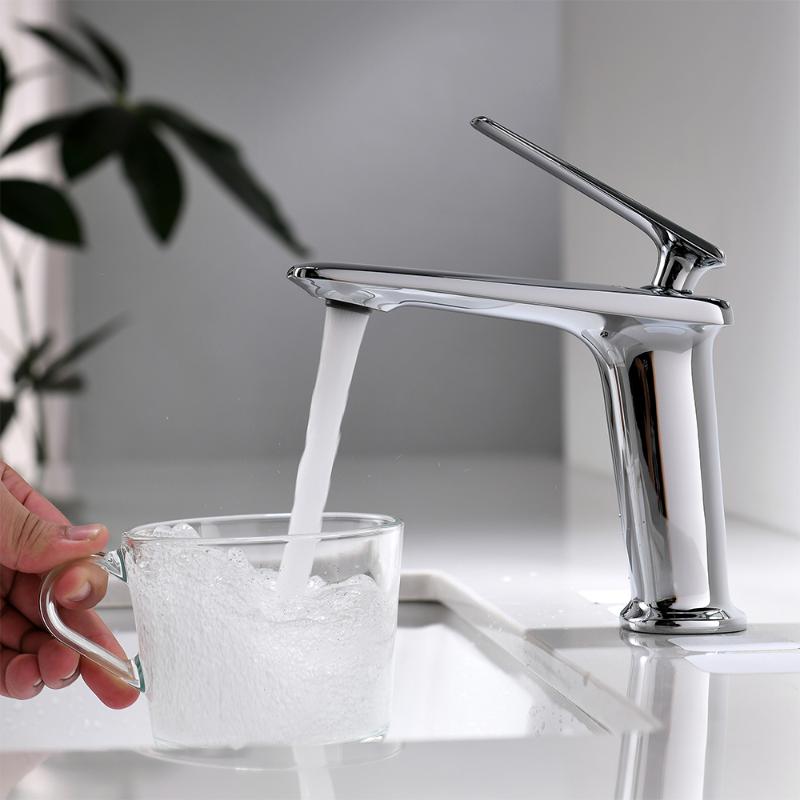 

SKOWLL Copper Vertical Hot and Cold Water Washbasin Faucet Single Switch Bathroom Vanity Low Style