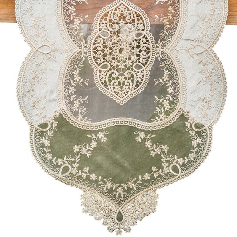 

Vintage White Embroidery Table Runner Velvet Tableware Dining Room Restaurant Cafe Wedding Holiday Event Catering Decoration P381