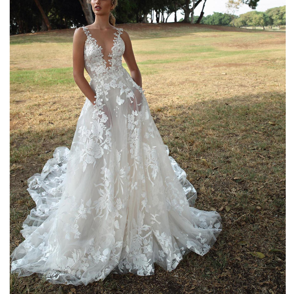 

2021 New Rent-lace Bride's Dress Pockets -plus Beach Wedding Gowns Sleeveless V-sleeves with No Train Dressed in Soiree BMVG, Ivory