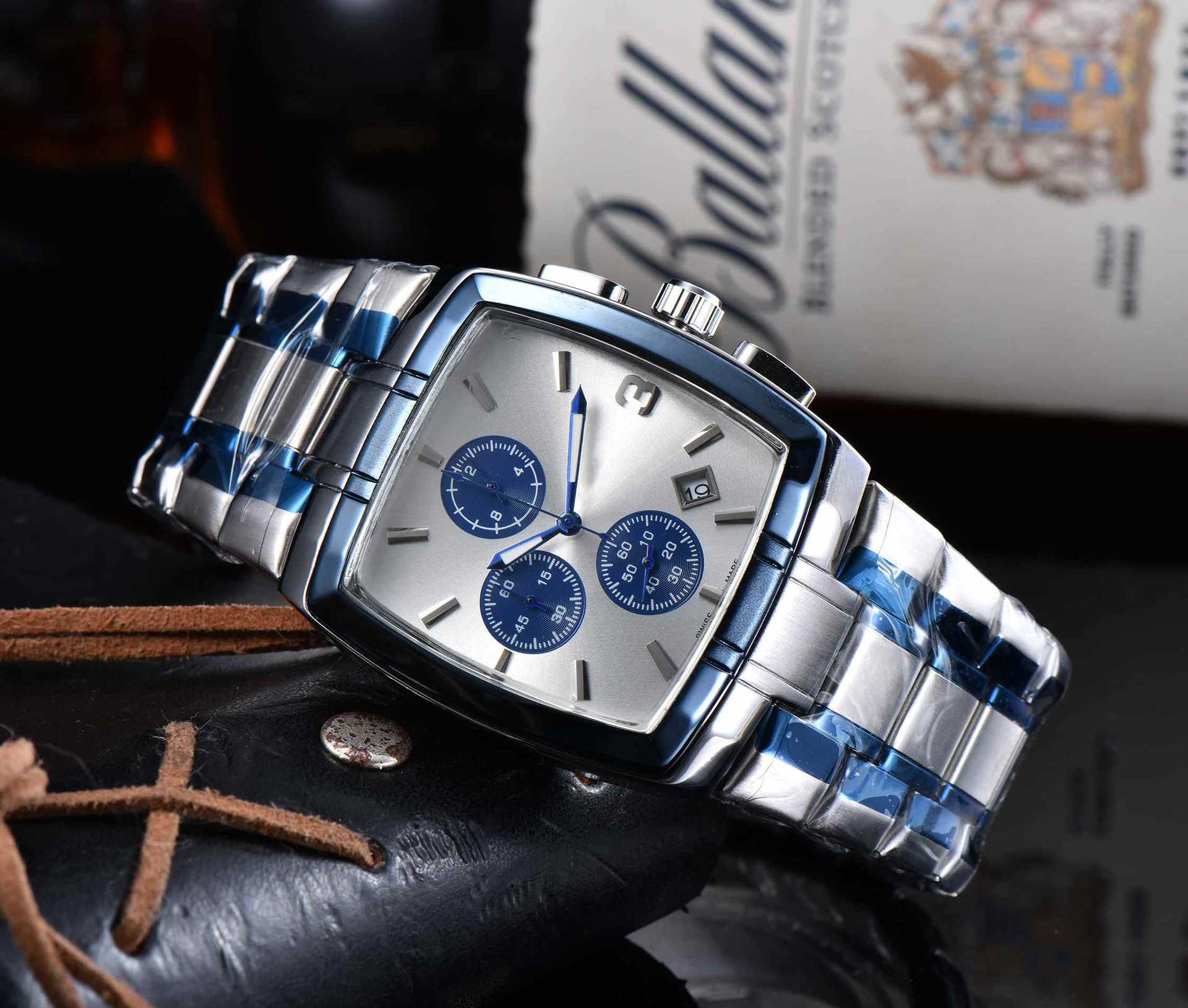 

2020 FS square steel band 6-pin fashion men's watch with calendar function