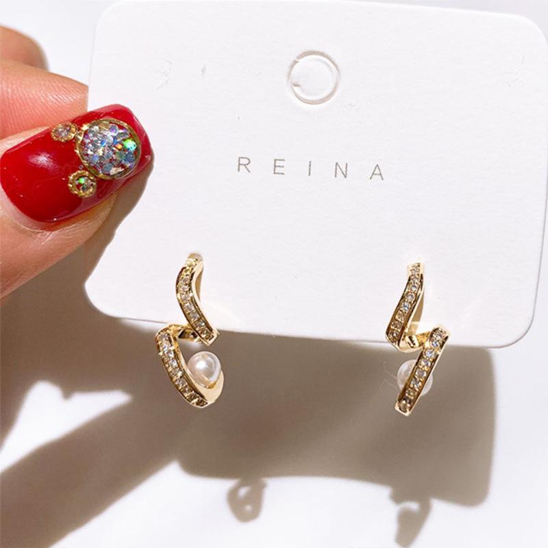 

New spiral imitation pearl bright earrings exquisite simple girl earrings women gift earring jewelry1