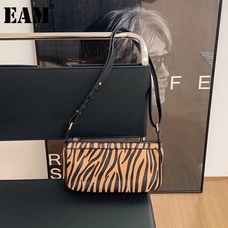 

[EAM] Women New Small Baguette Zebra PU Leather Flap Personality All-match Crossbody Shoulder Bag Fashion Tide 2021 18A1621, Black