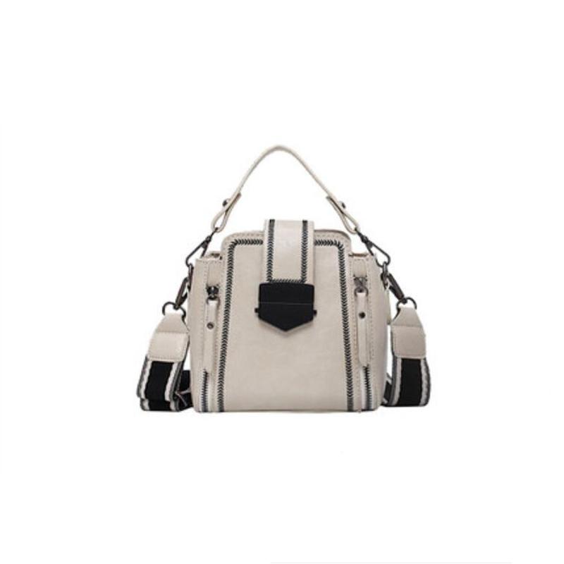 

Retro fashion shoulder bag autumn / winter 2021 women's bag new foreign style bucket small broadband messenger women, Black