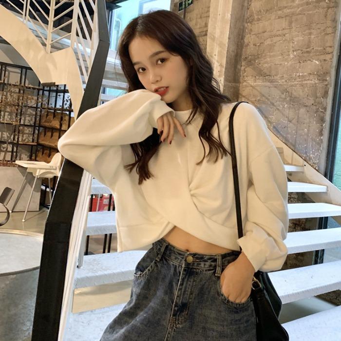 

Early Autumn New Korean Ins Net Red Fashion Solid Color Foreign Style Versatile Short Design Round Neck Pullover, Black