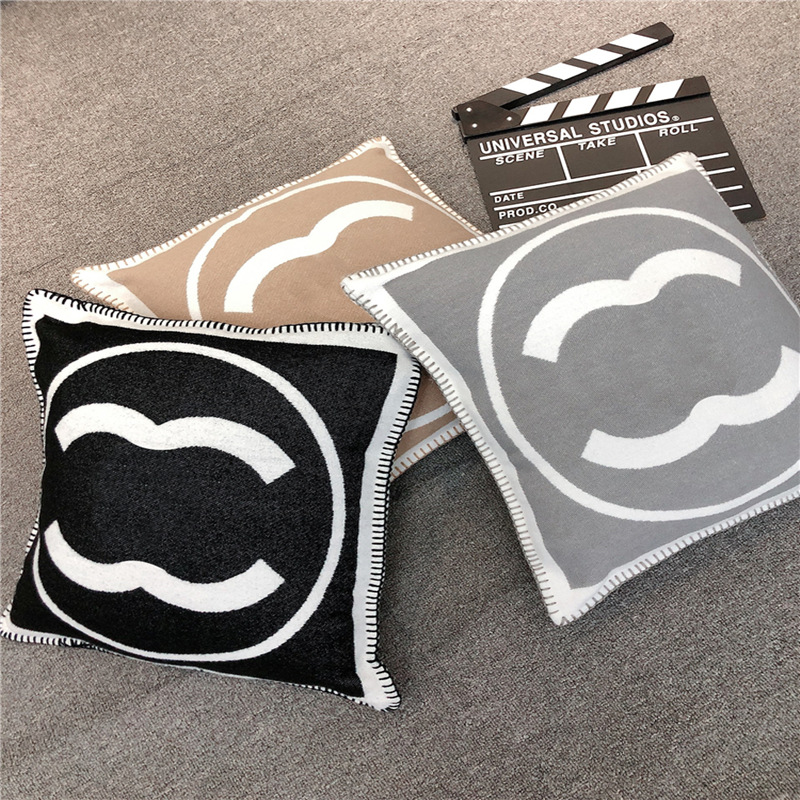 

Cashmere Decorative Pillow Designer Cushion Luxury Brand Fashion Cushions Cotton Covers Home Decor Square With Inner 45*45cm, As picture