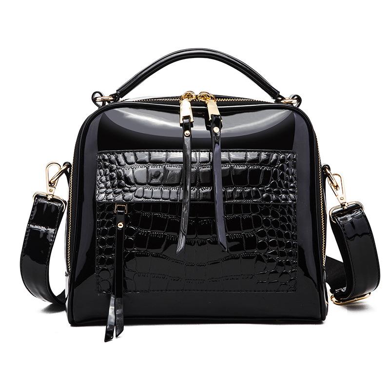 

2021 New fashion handbag trend versatile temperament one-shoulder bag PU diagonal cross shell bag casual luxury ladies, Black
