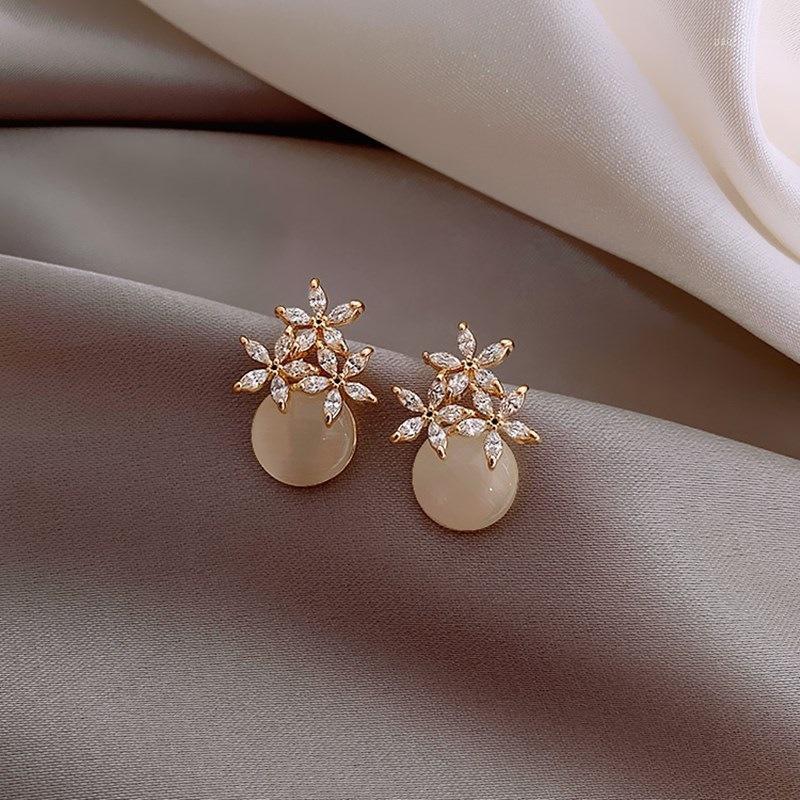 

Stud Metal Earrings Transparent Crystal Opal Minimalist Style Temperament Girl Commemorative Gifts, Golden;silver