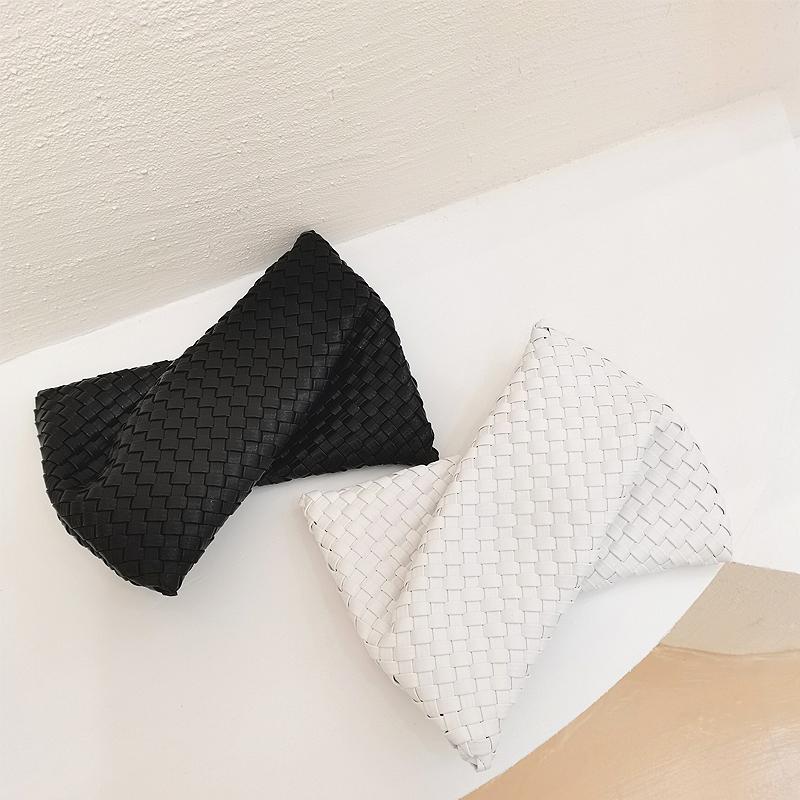 

Irregular Woven Day Clutch Bag Women 2021 New Fashion Elegant Soft PU Handbag Ladies Personality Retro Black Purse High Quality