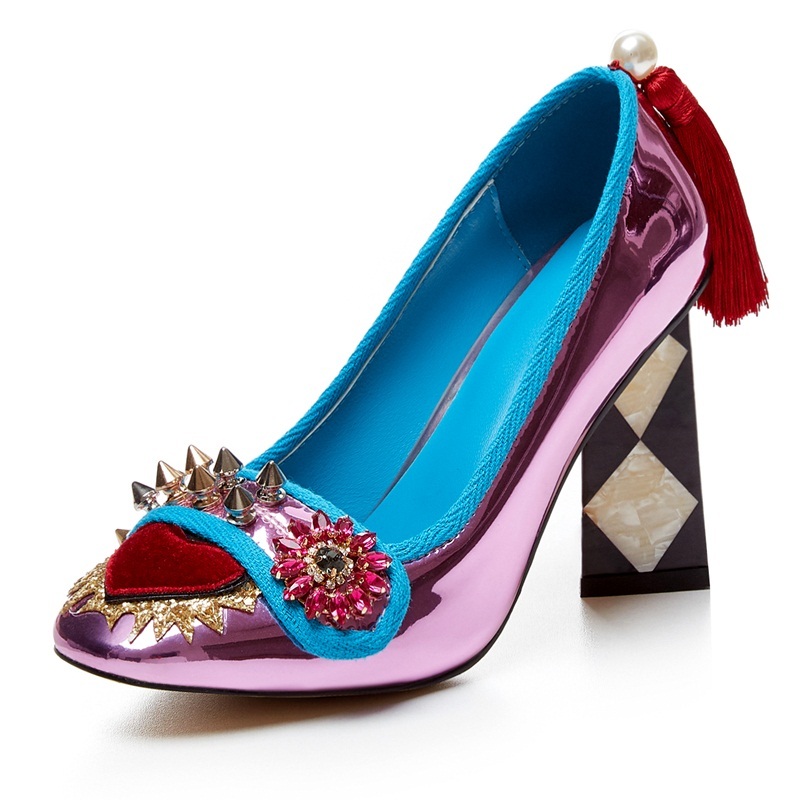 

2021 Novo Sexy Bombas Femininas Marca Moda Couro Patente Alto Rebites Primavera Outono Mulher Vestido Festa Sapatos Casamento Fe3k, Silver