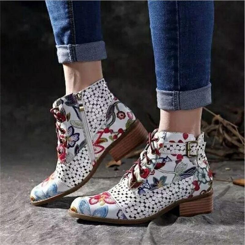 

2020 British Style Graffiti Thick with Newspaper Pattern Personality Short Boots with Students Large Size Ankle Boots for Women