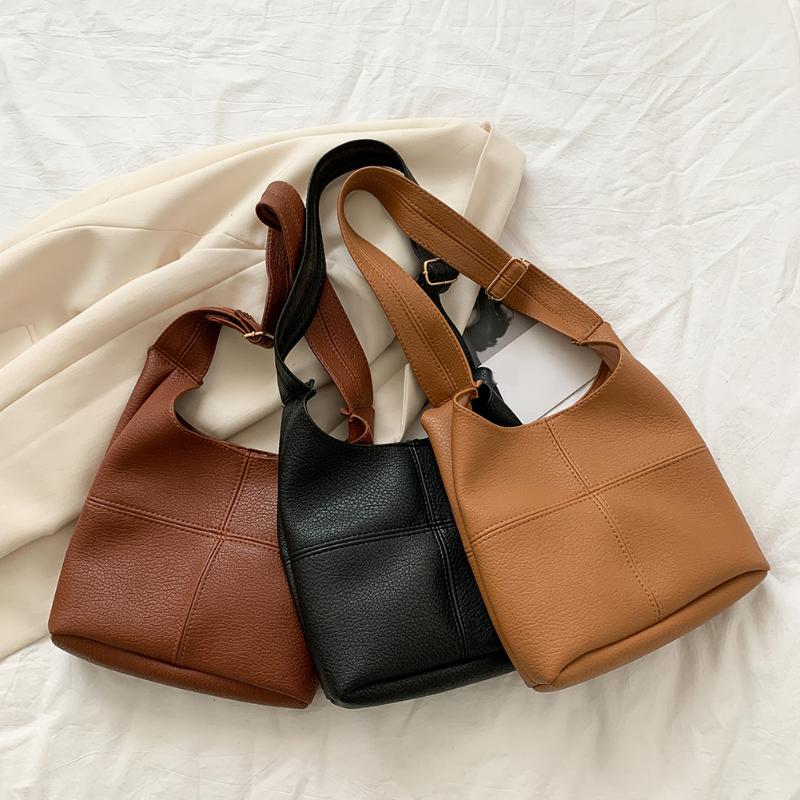 

Solid Lattice Pattern Large Capacity Handbag Women PU Leather Top-handle Clutches Women Street Shopping Shoulder Bag, Black