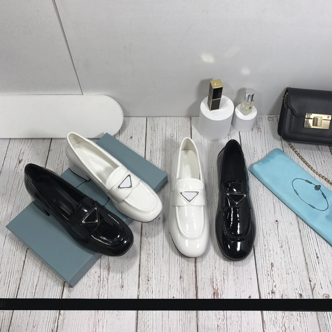 

Black White Dress Shoes 2 Color Triangle Loafers Women Leather Shoe Spring and Autumn 2022 Designer Oversize Profile Design Flat / High heel, Black flat shoes
