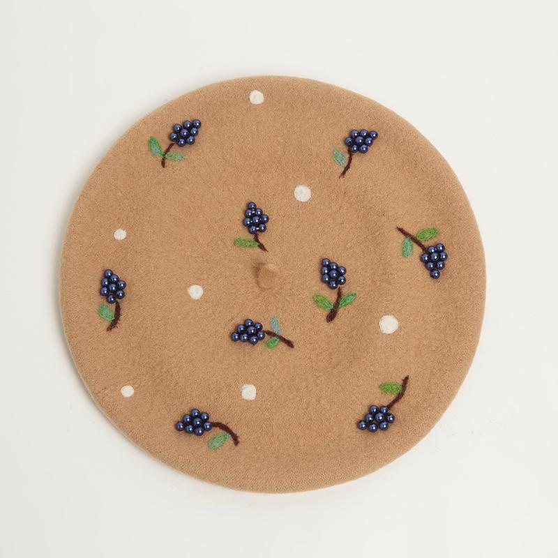 

Manual grape berries beret qiu dong the elegant temperament painter cap1, Camel
