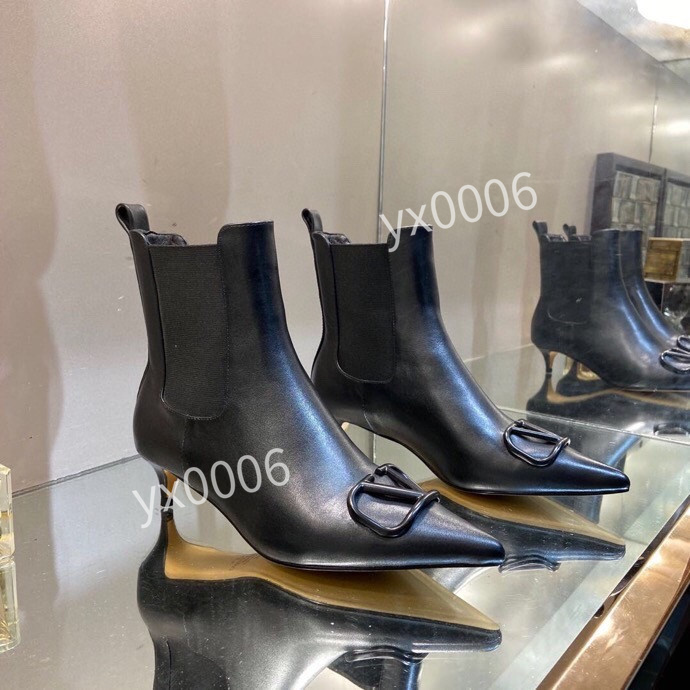 

2021 summer middle age series rain 35-41 boots booties vintage women Martin boot leather chain decoration flat bottom retro rainboots waterproof hltn10, 01