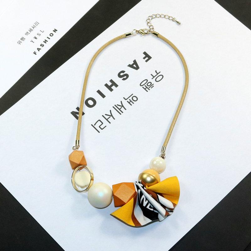 

Trendy Fabric Wooden Beads Pendant Necklace Women Gold Circle Rope Chain Cute Boho Simple Neckless Fashion Jewelry Accessories