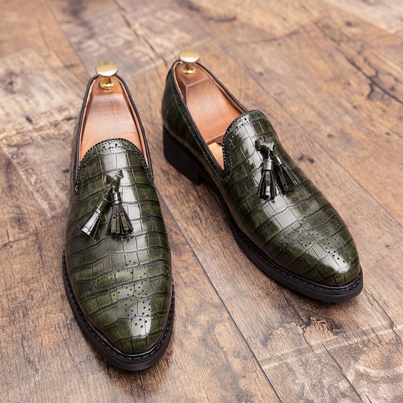 

2020 Men Dress Shoes Gentleman Personality trend Paty Leather Wedding Shoes Men Flats Leather Oxfords Formal1, Black