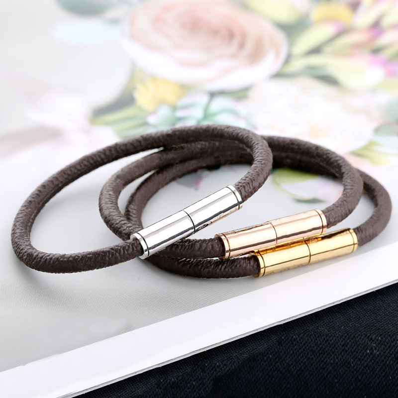 

Classic Clover Pattern Cuff Bracelet Vintage Leather Bracelet for Women Plating 18K Gold Designer Jewelry