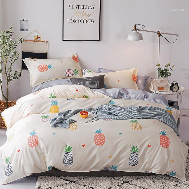 

Brief Style Polyester bedding Sets Queen  Size Blanket Cover Set Sanding Fabric Cartoon Pineapple Printing Bed Linens1, Type 1