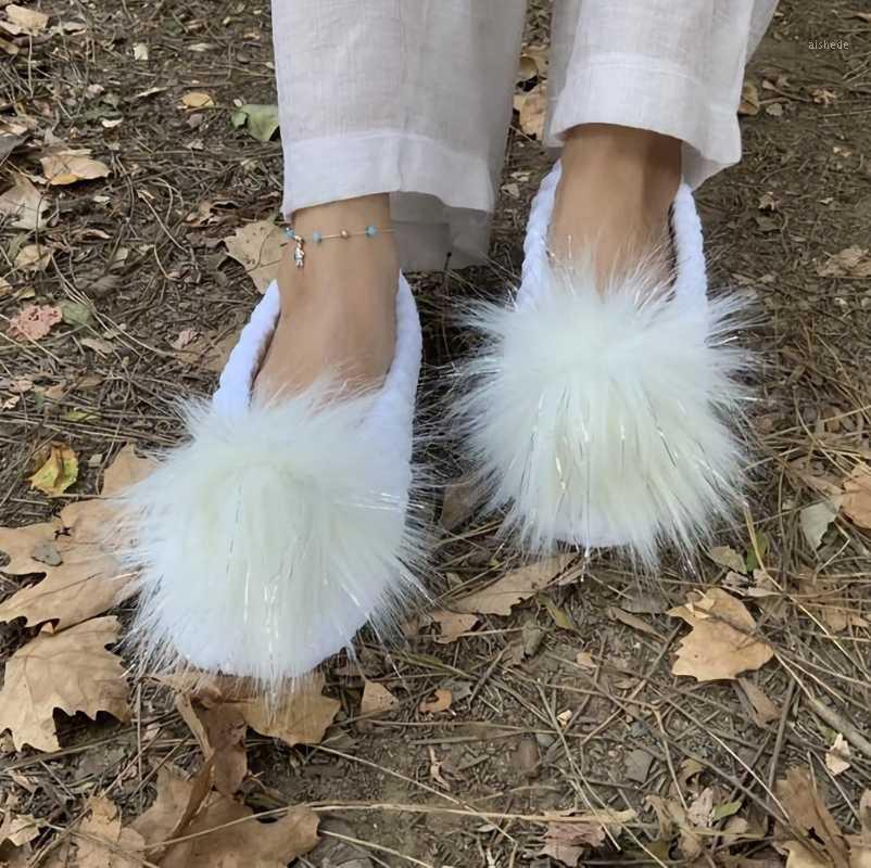 

Christmas & Bride and Bridesmaids Handmade Women Slipper, Alpaca Furry Wool1, Beige