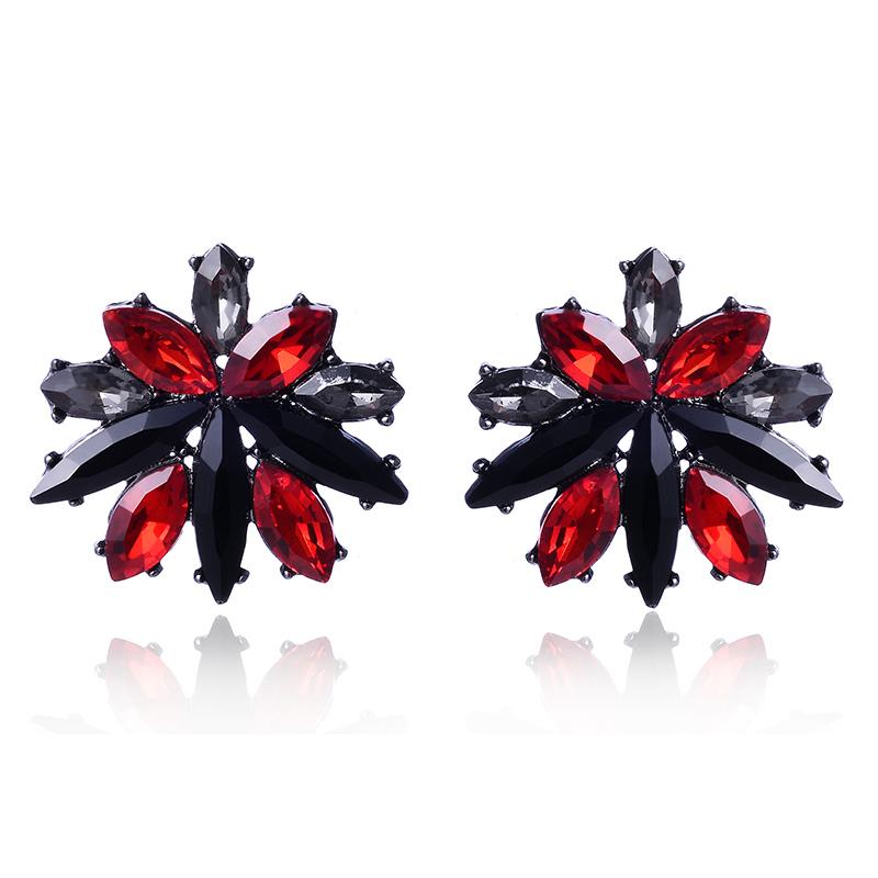 

LUBOV Colorful Crystal Star Shape Fashion Stud Earrings Acrylic Stone Women Piercing Earrings Christmas Gift for Girlfriend